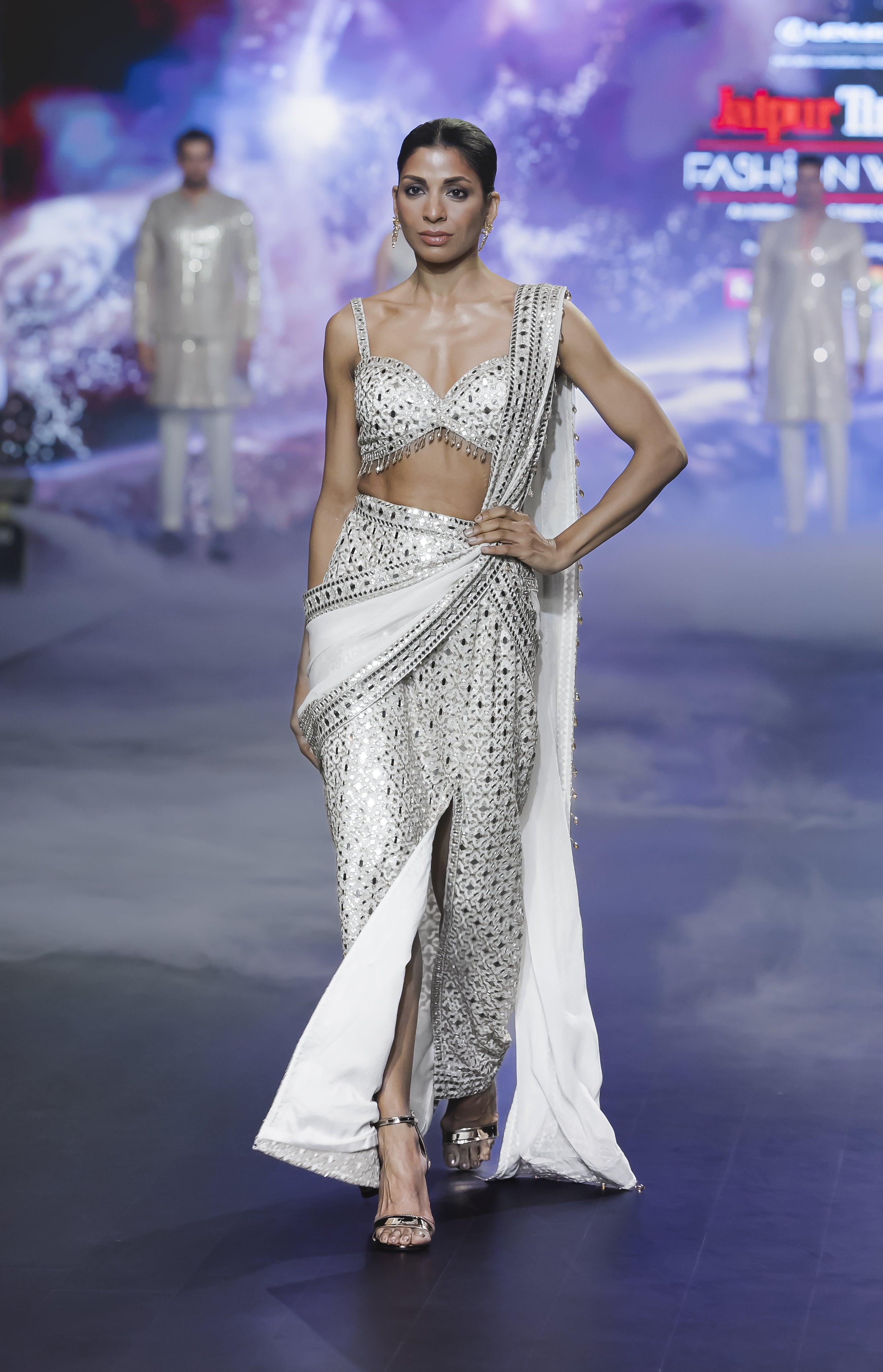 MIRROR STICH SLIT SKIRT WITH DREP