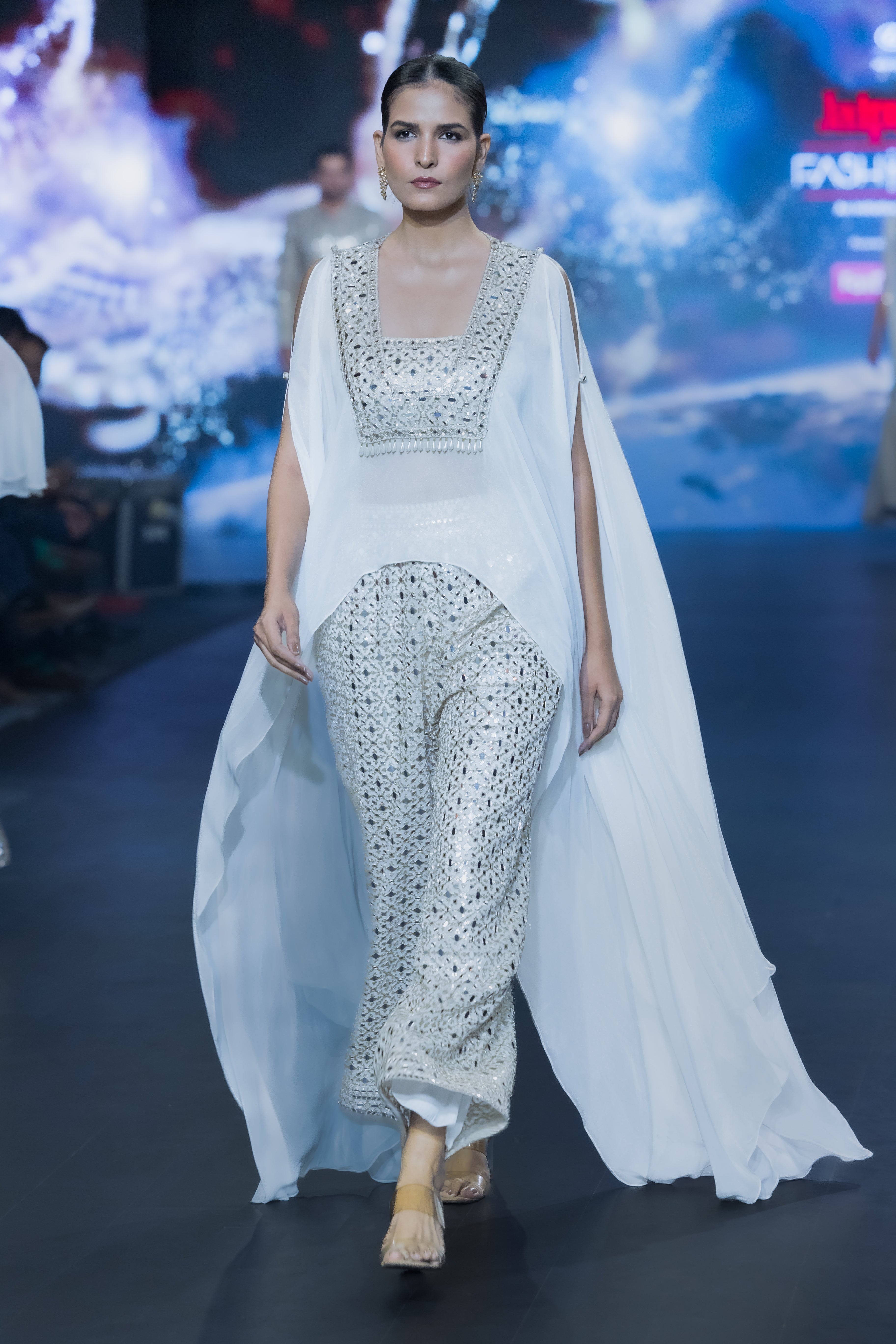 MIRROR V NECK CAPE SET