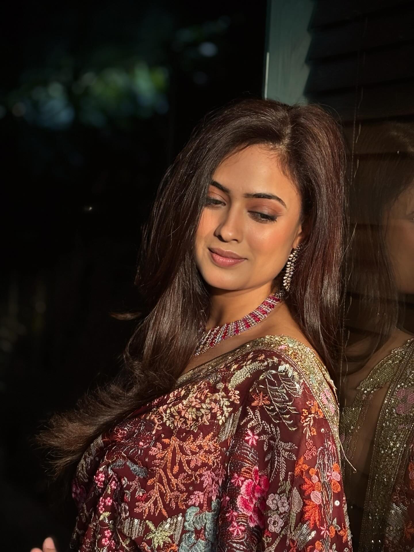 Shweta Tiwari in Zaynab Wine Embroidered Sari Set