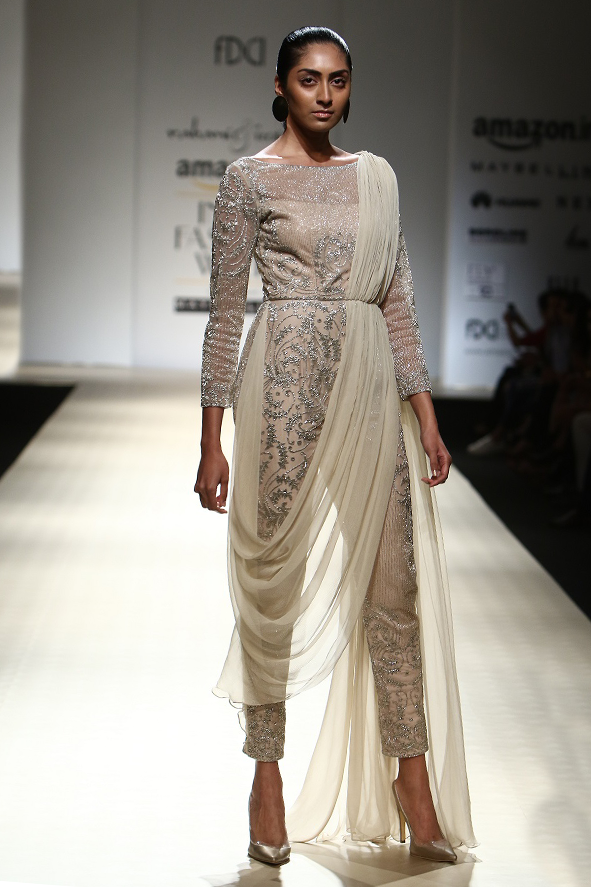 Sand Fully Kd Jumpsuit W. Chiffon Drape