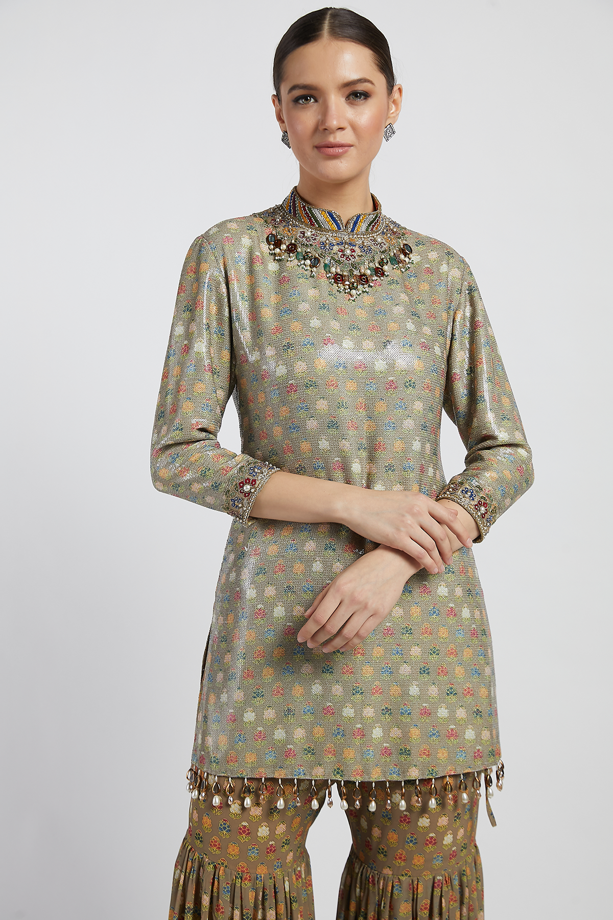 Gold Dalia Kurta Set With Butti Work