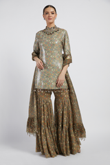 Gold Dalia Kurta Set With Butti Work
