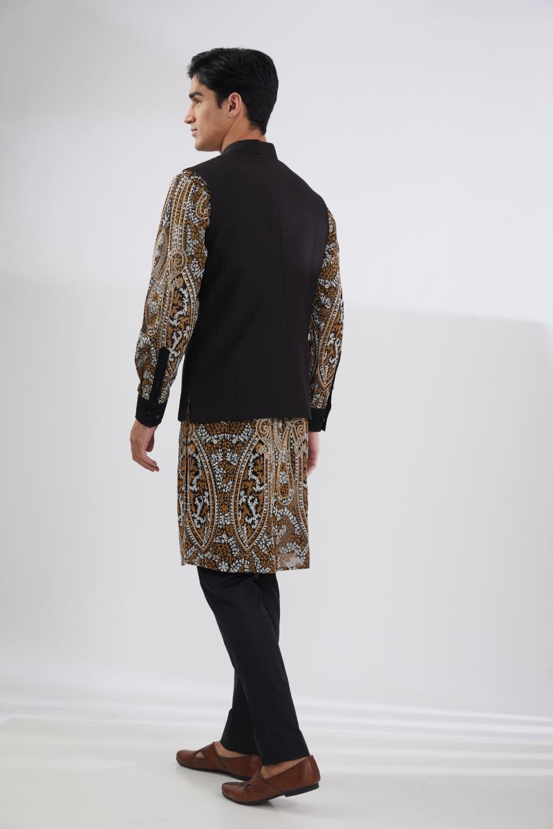 BLACK QUILTED BUNDI WITH BLACK MULTI RESHAM JAAL KURTA AND PANTS
