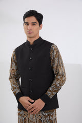 BLACK QUILTED BUNDI WITH BLACK MULTI RESHAM JAAL KURTA AND PANTS