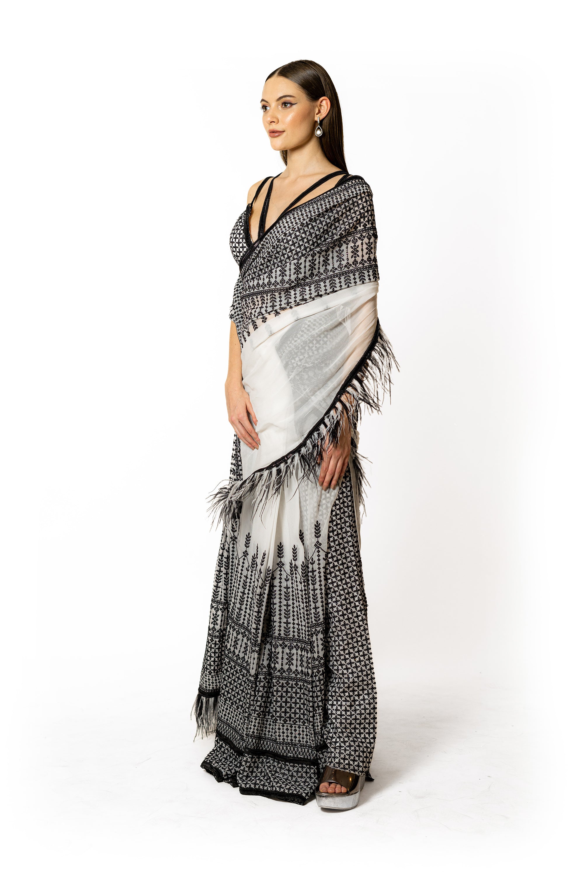 SAIRAA IVORY STITCHED SARI SET