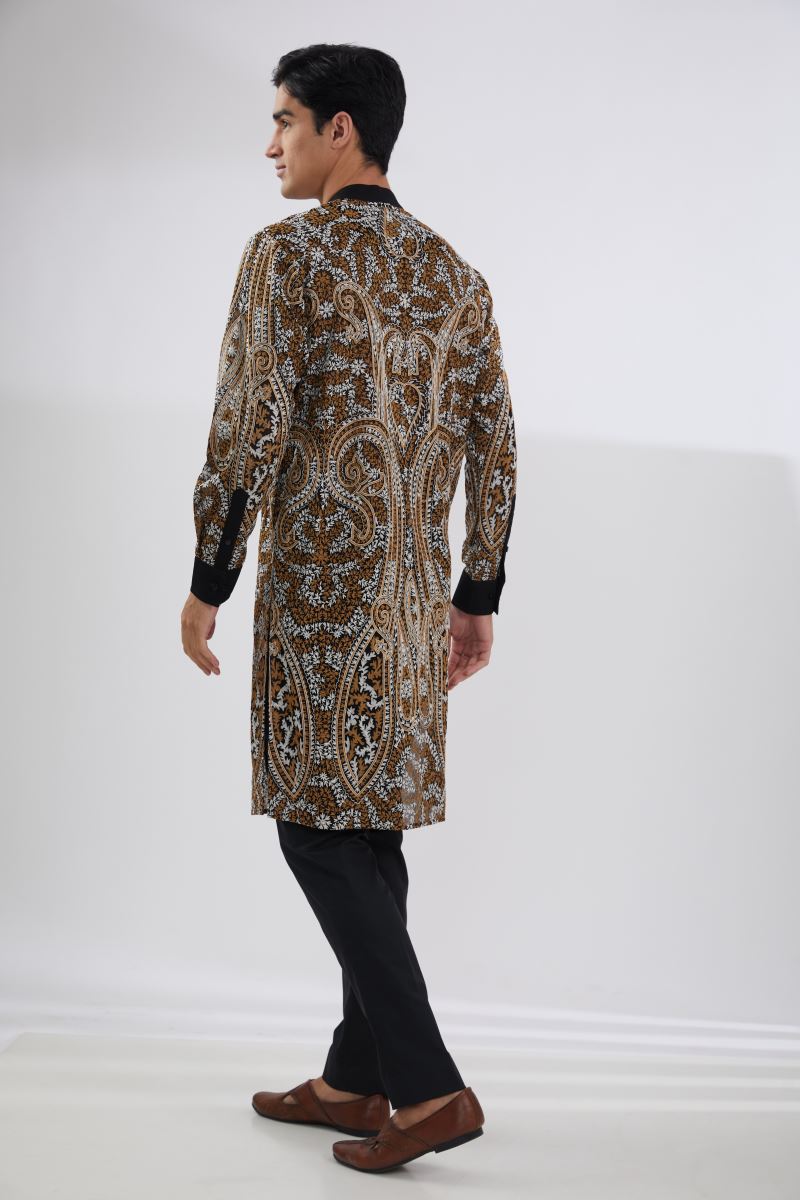 BLACK WAVES LINES SHERWANI WITH MULTI RESHAM JAAL KURTA AND PANTS