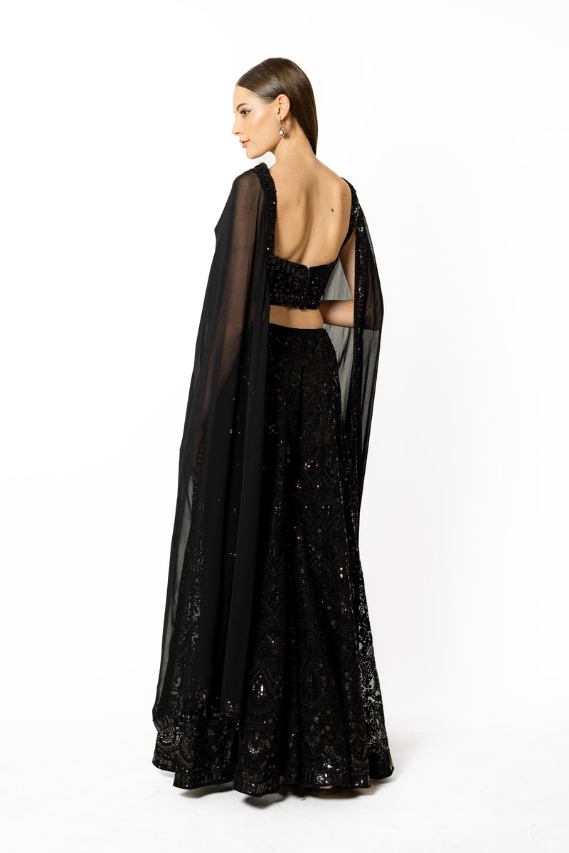 ADHA BLACK CAPE SET