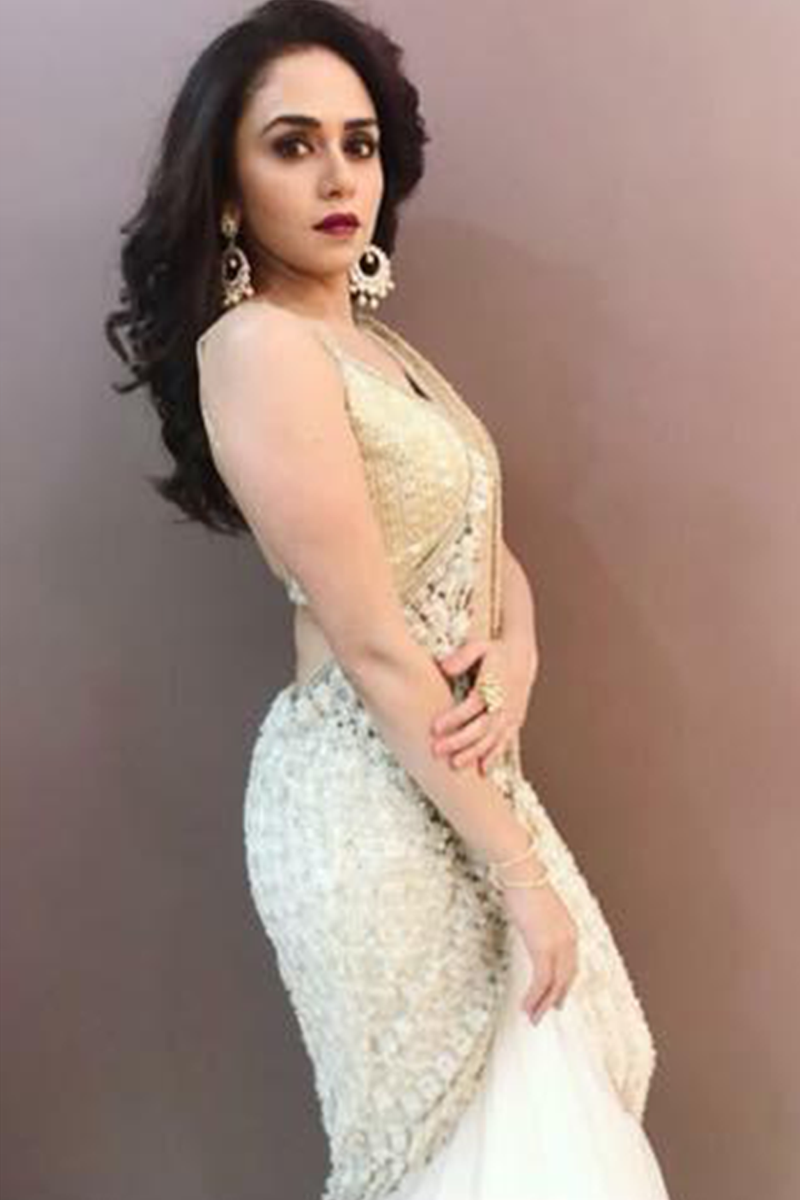 Amrita Khanvilkar In 3D Flower Lehenga Sari Set