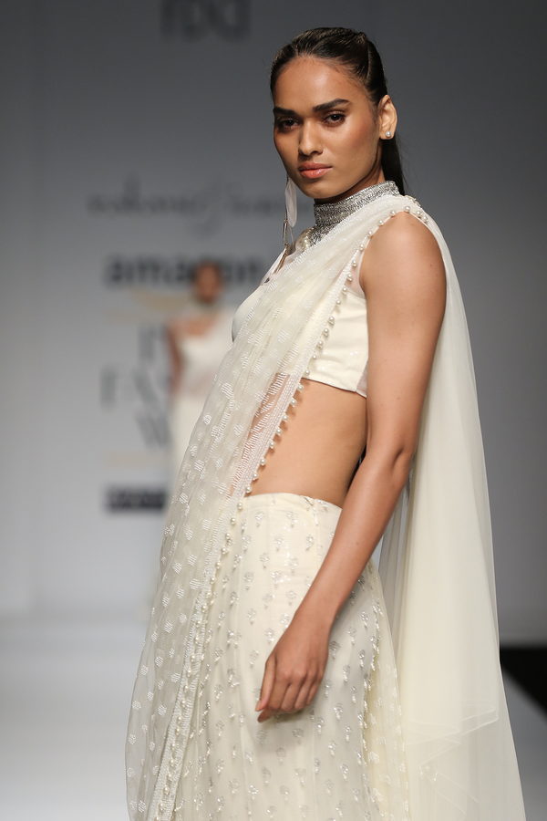 Ivory Mtz Sari W/ 9 Godes Kali Skirt W. Sheeting Collar Blouse