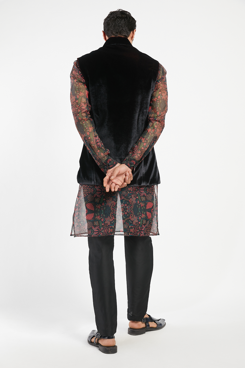MENS KURTA BUNDI WITH CHURIDAR SET