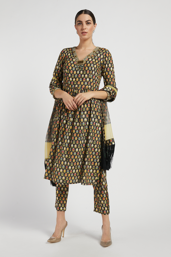 Black Dalia Kurta Set With Butti Work