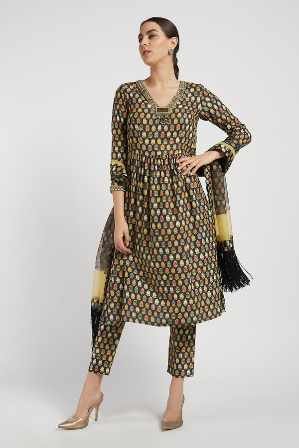 Black Dalia Kurta Set With Butti Work